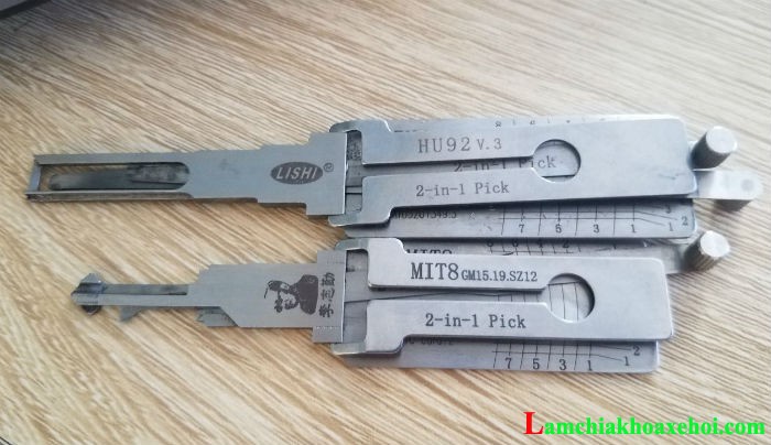 cây mở cửa xe mercedes