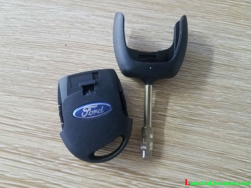 chi tiết chìa khóa ford transit