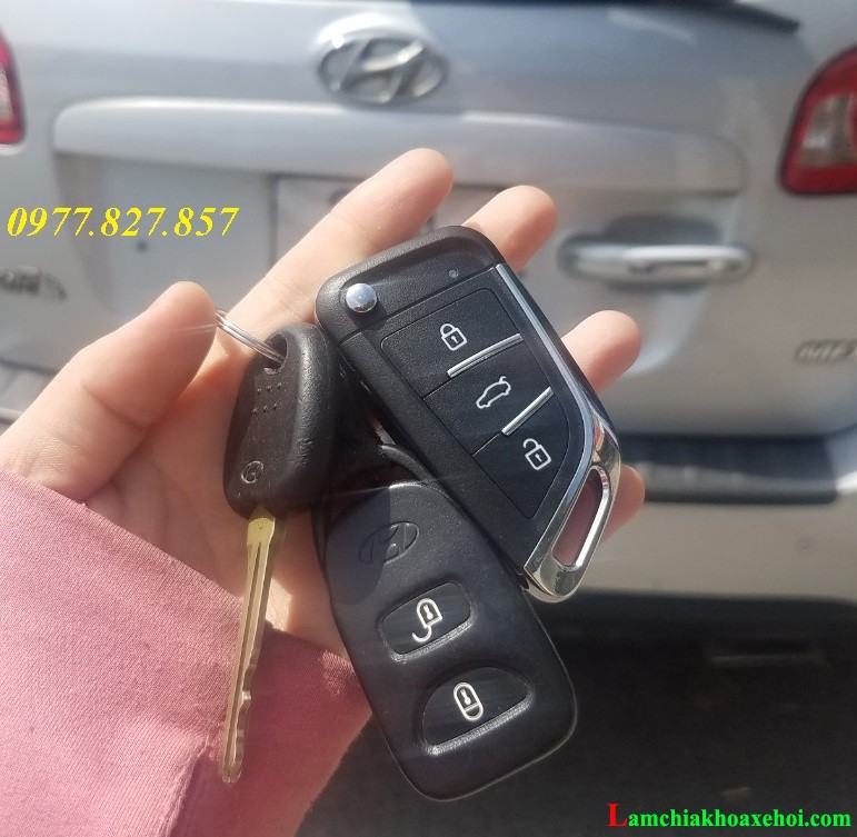 làm thêm chìa khóa smartkey Hyundai Santafe giá tốt