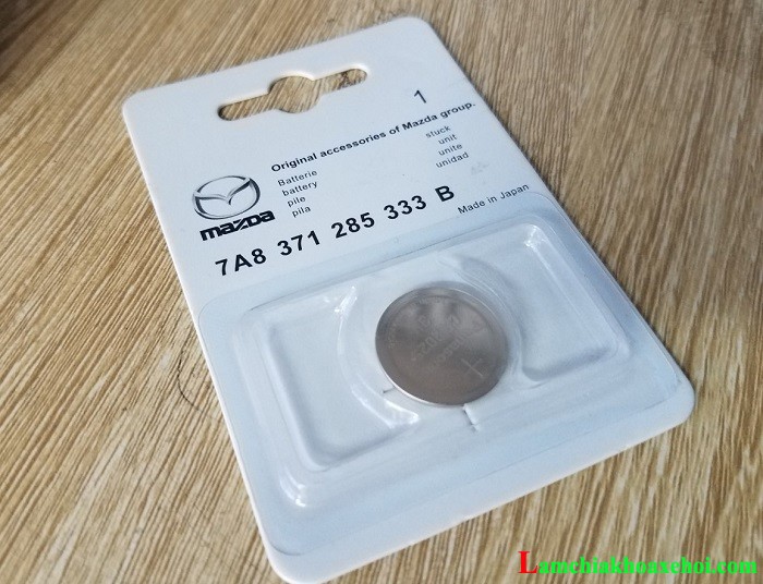 thay pin chìa khóa ô tô mazda