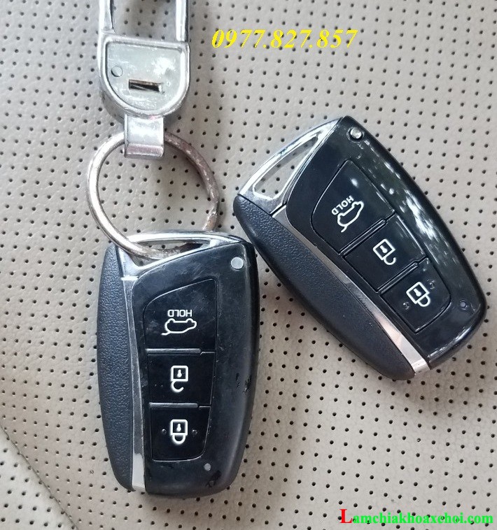 Sửa khóa xe ô tô Hyundai Santafe tận nơi