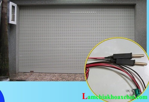 Cửa cuốn bị kêu to do ti đồng